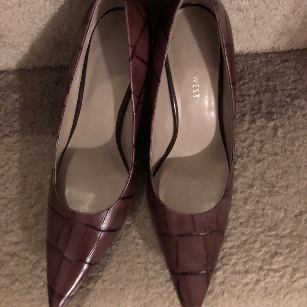 Nine West Pump